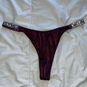 Victoria’s Secret thong string